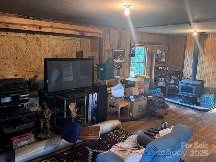 529 Old Newfound Road, Leicester, NC 28748.  MLS# CAR4279296, YatesRealty ID 28402. 