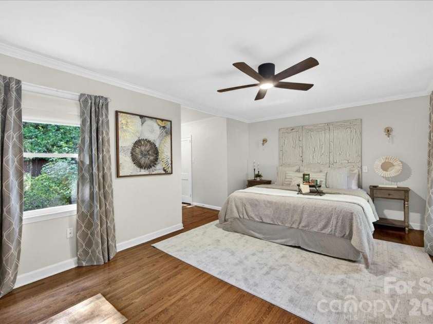 4330 Brookfield Drive, Charlotte, NC 28210.  MLS# CAR4383464, YatesRealty ID 28403. Large primary bedroom on the main level