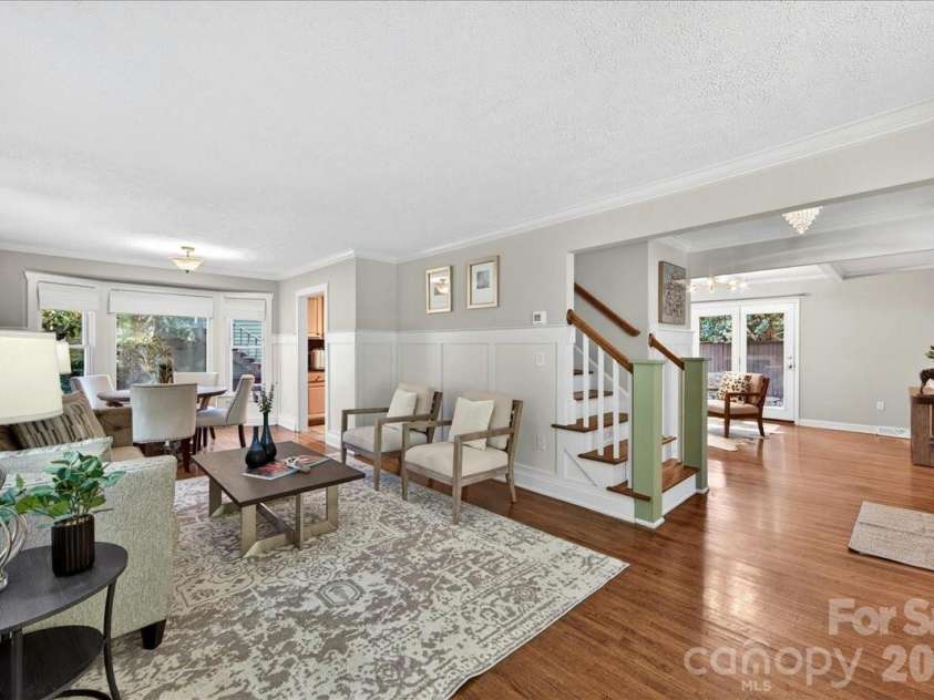 4330 Brookfield Drive, Charlotte, NC 28210.  MLS# CAR4383464, YatesRealty ID 28403. Living room flows nicely into the dining area with another large window