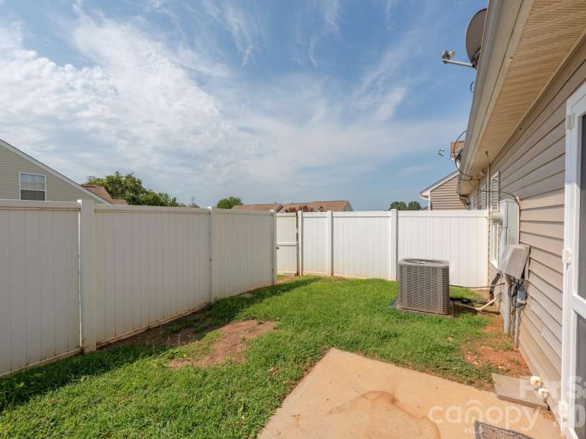 1423 Jasper Ridge Drive, Indian Land, SC 29707.  MLS# CAR4416009, YatesRealty ID 28404. Private Yard Space.
