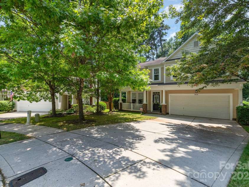 9836 Coatbridge Drive, Charlotte, NC 28269.  MLS# CAR4279001, YatesRealty ID 28406. 