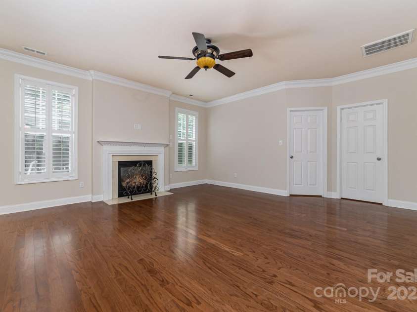 9836 Coatbridge Drive, Charlotte, NC 28269.  MLS# CAR4279001, YatesRealty ID 28406. 