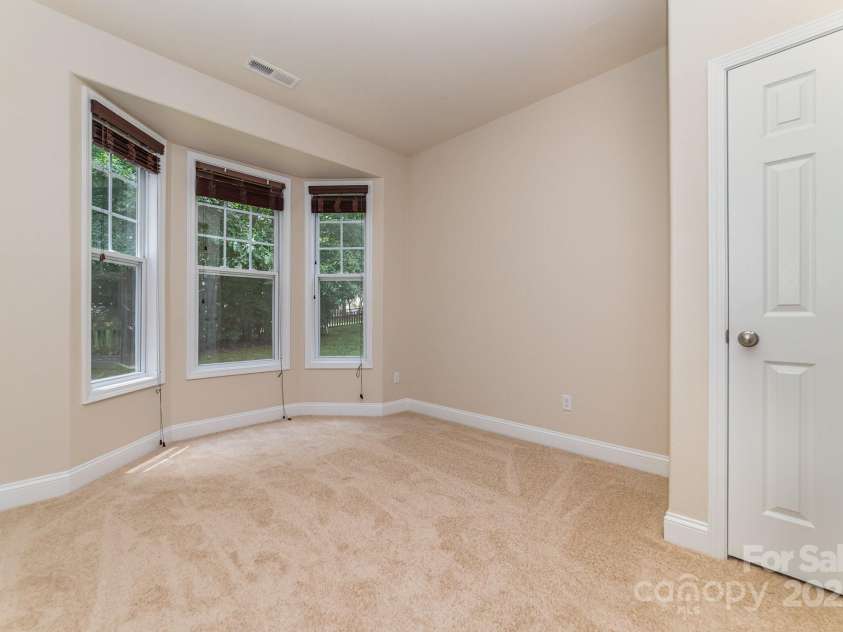 9836 Coatbridge Drive, Charlotte, NC 28269.  MLS# CAR4279001, YatesRealty ID 28406. 