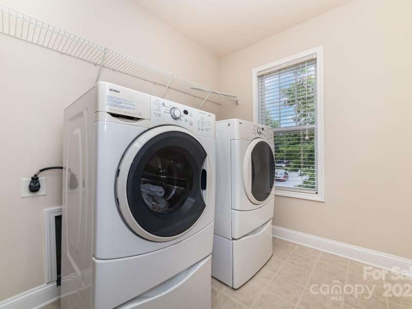 9836 Coatbridge Drive, Charlotte, NC 28269.  MLS# CAR4279001, YatesRealty ID 28406. 