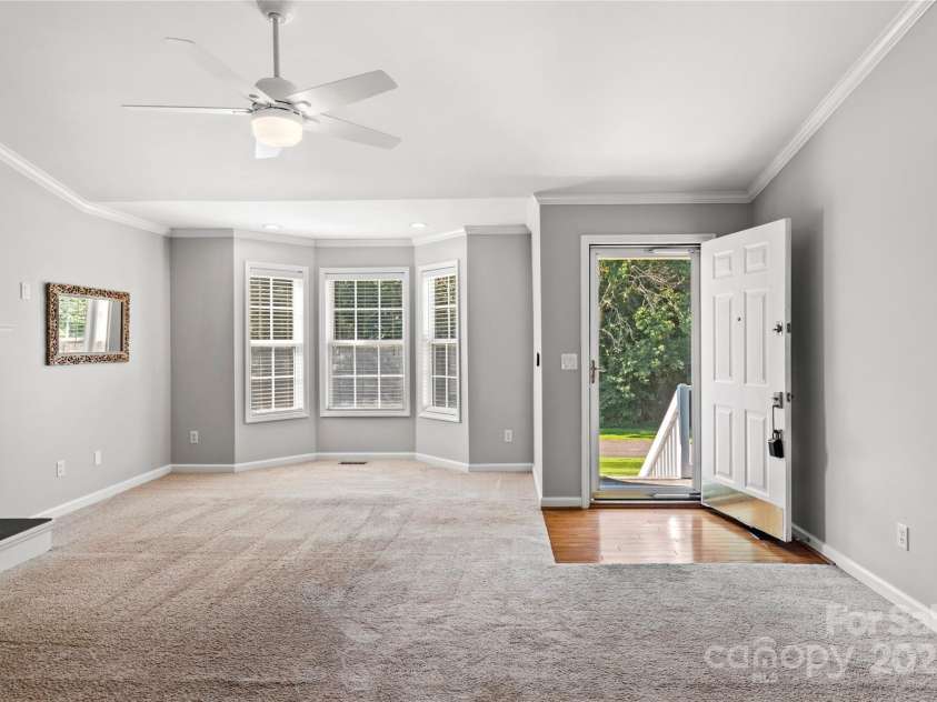 142 Fox Chase Court, Lexington, NC 27295.  MLS# CAR4285178, YatesRealty ID 28407. 