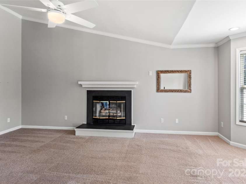 142 Fox Chase Court, Lexington, NC 27295.  MLS# CAR4285178, YatesRealty ID 28407. 