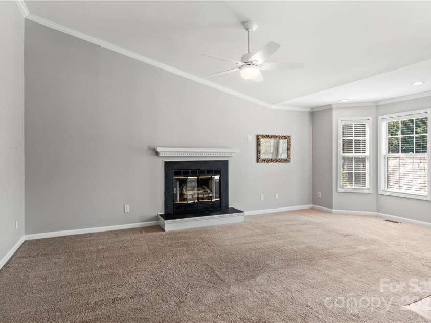 142 Fox Chase Court, Lexington, NC 27295.  MLS# CAR4285178, YatesRealty ID 28407. 