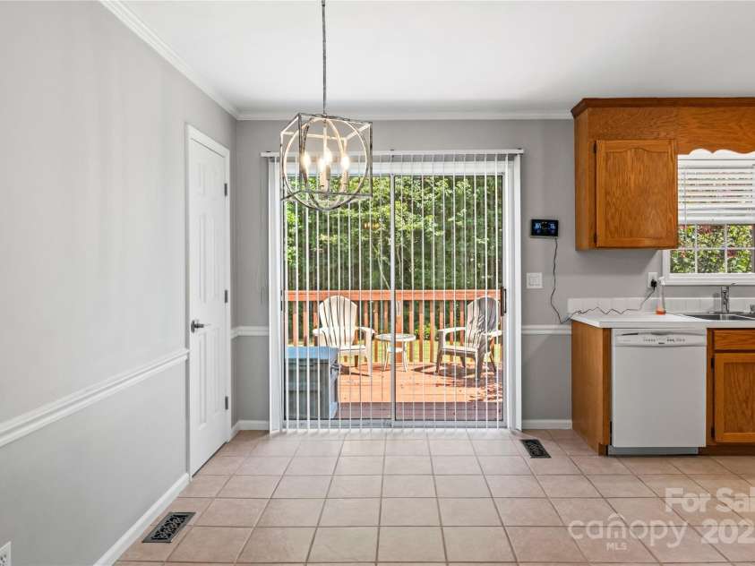 142 Fox Chase Court, Lexington, NC 27295.  MLS# CAR4285178, YatesRealty ID 28407. 