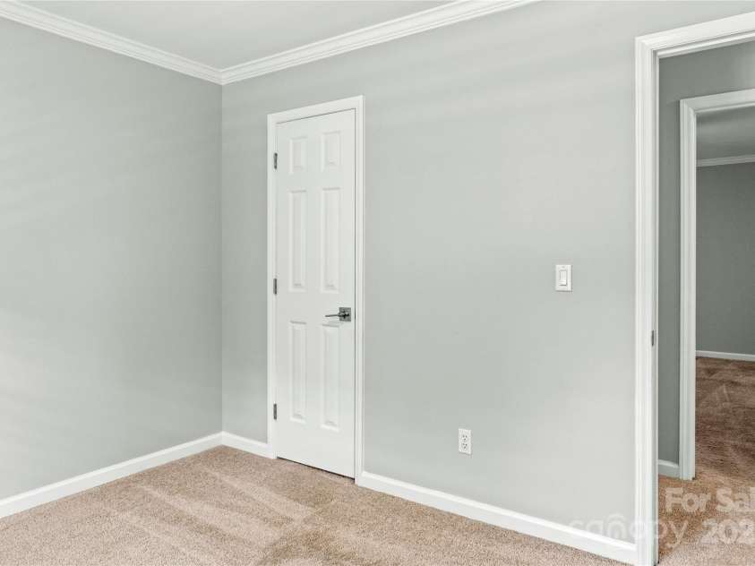 142 Fox Chase Court, Lexington, NC 27295.  MLS# CAR4285178, YatesRealty ID 28407. 