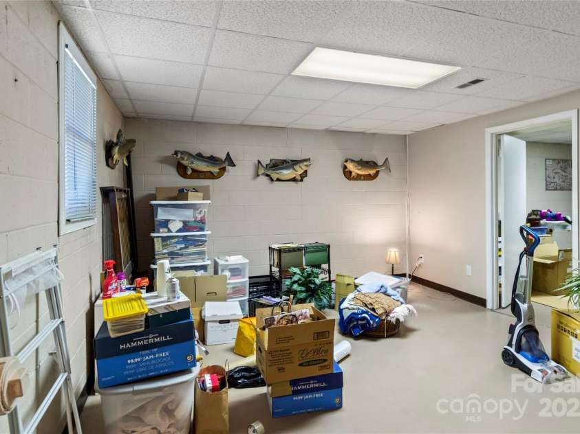 142 Fox Chase Court, Lexington, NC 27295.  MLS# CAR4285178, YatesRealty ID 28407. 