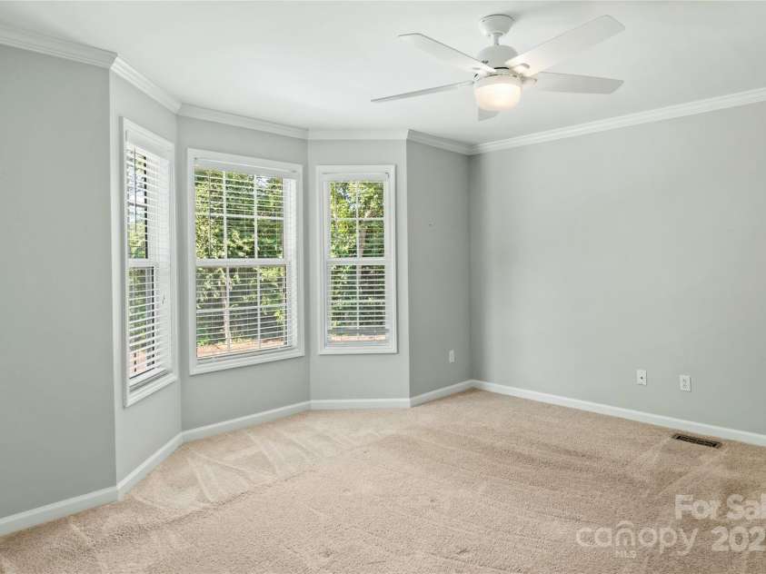 142 Fox Chase Court, Lexington, NC 27295.  MLS# CAR4285178, YatesRealty ID 28407. Primary Bedroom