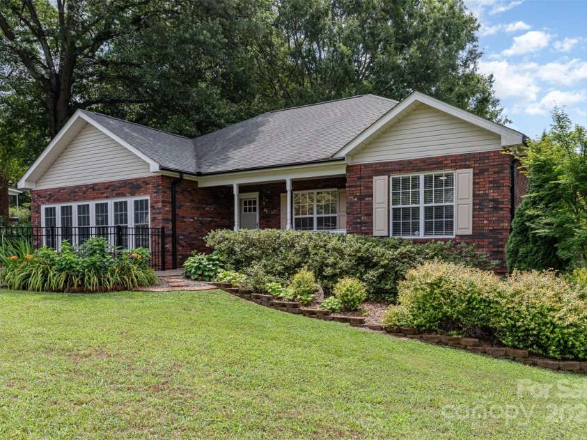 43 Paddington Drive, Concord, NC 28025.  MLS# CAR4270553, YatesRealty ID 28409. 43 Paddington