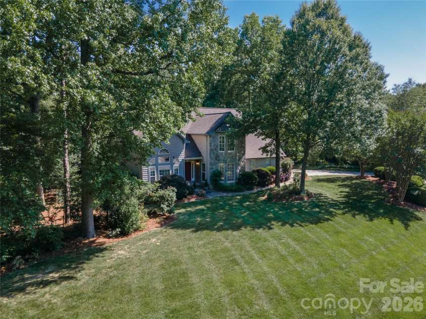 21121 Blakely Shores Drive, Cornelius, NC 28031.  MLS# CAR4382912, YatesRealty ID 28410. 