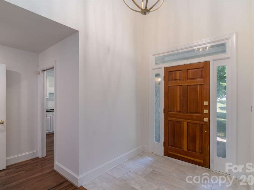 21121 Blakely Shores Drive, Cornelius, NC 28031.  MLS# CAR4382912, YatesRealty ID 28410. 