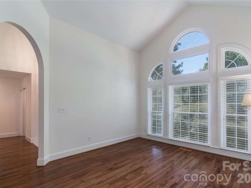 21121 Blakely Shores Drive, Cornelius, NC 28031.  MLS# CAR4382912, YatesRealty ID 28410. 