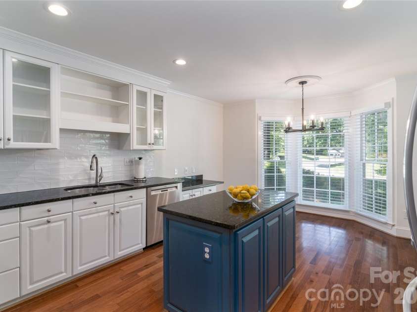21121 Blakely Shores Drive, Cornelius, NC 28031.  MLS# CAR4382912, YatesRealty ID 28410. 