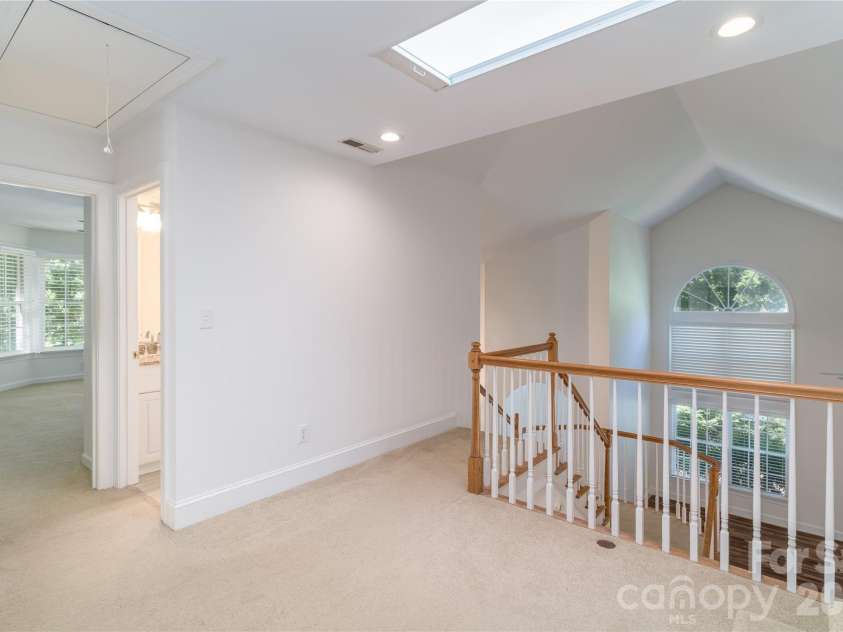 21121 Blakely Shores Drive, Cornelius, NC 28031.  MLS# CAR4382912, YatesRealty ID 28410. 