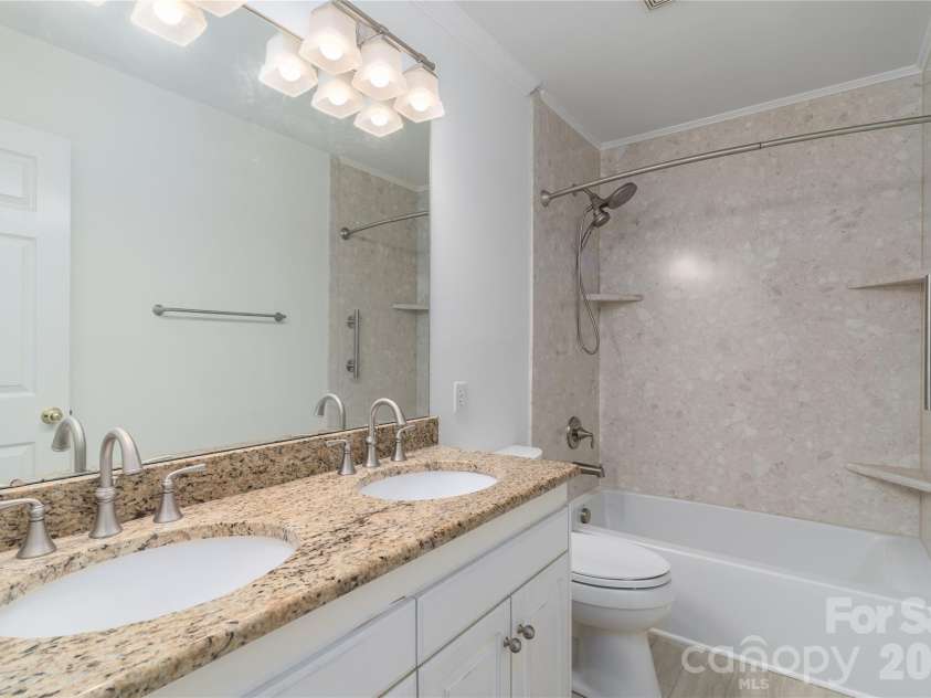 21121 Blakely Shores Drive, Cornelius, NC 28031.  MLS# CAR4382912, YatesRealty ID 28410. 