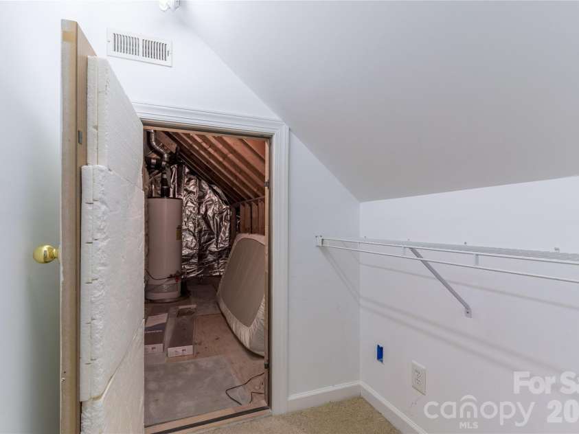 21121 Blakely Shores Drive, Cornelius, NC 28031.  MLS# CAR4382912, YatesRealty ID 28410. 