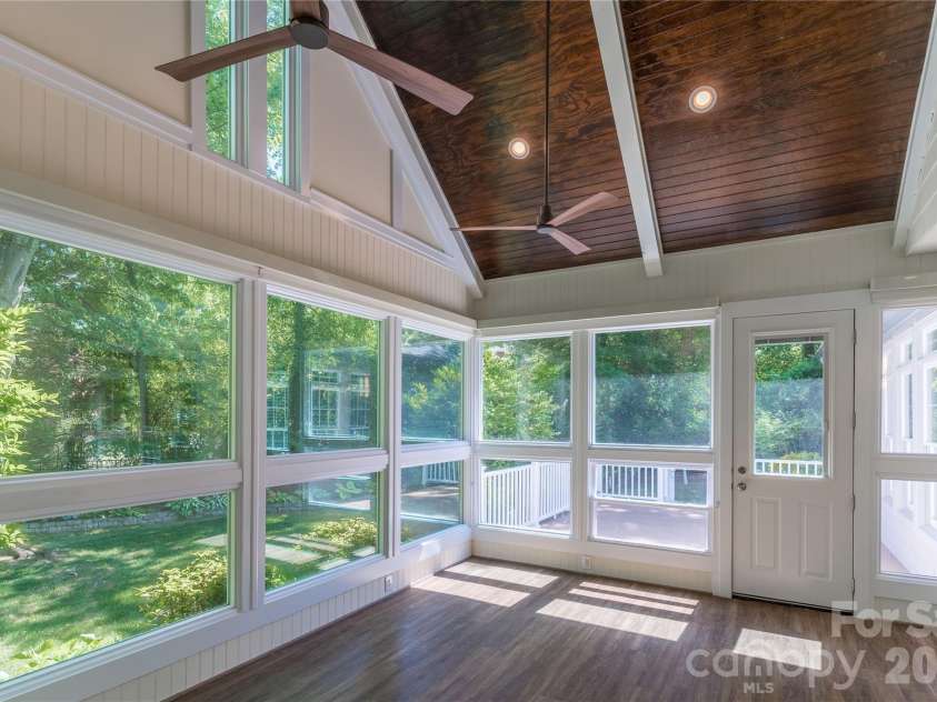 21121 Blakely Shores Drive, Cornelius, NC 28031.  MLS# CAR4382912, YatesRealty ID 28410. 