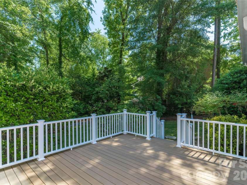 21121 Blakely Shores Drive, Cornelius, NC 28031.  MLS# CAR4382912, YatesRealty ID 28410. 