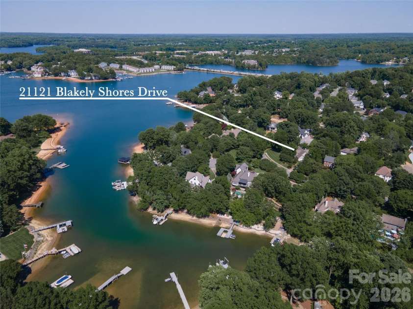 21121 Blakely Shores Drive, Cornelius, NC 28031.  MLS# CAR4382912, YatesRealty ID 28410. 