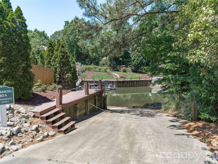 21121 Blakely Shores Drive, Cornelius, NC 28031.  MLS# CAR4382912, YatesRealty ID 28410. 