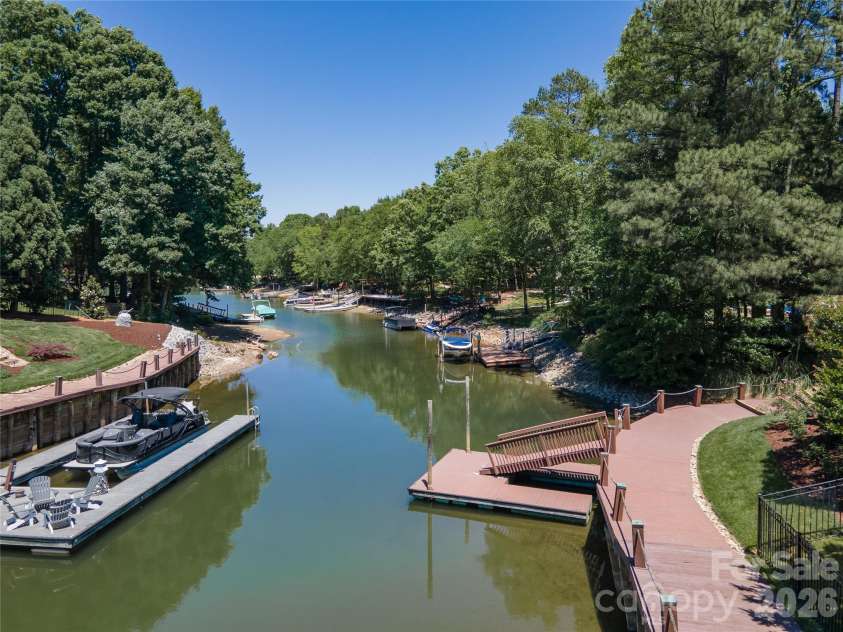 21121 Blakely Shores Drive, Cornelius, NC 28031.  MLS# CAR4382912, YatesRealty ID 28410. 