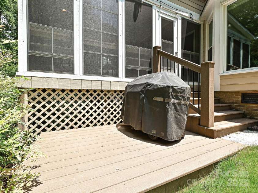 2621 Brightmoor Ridge Drive, Matthews, NC 28105.  MLS# CAR4275858, YatesRealty ID 28410. Deck