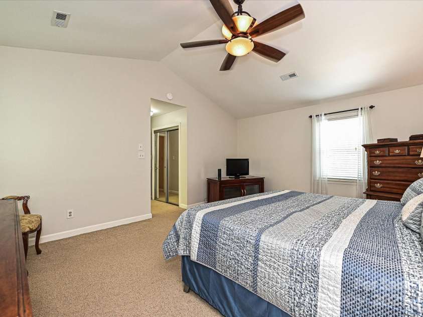 2621 Brightmoor Ridge Drive, Matthews, NC 28105.  MLS# CAR4275858, YatesRealty ID 28410. Primary Bedroom