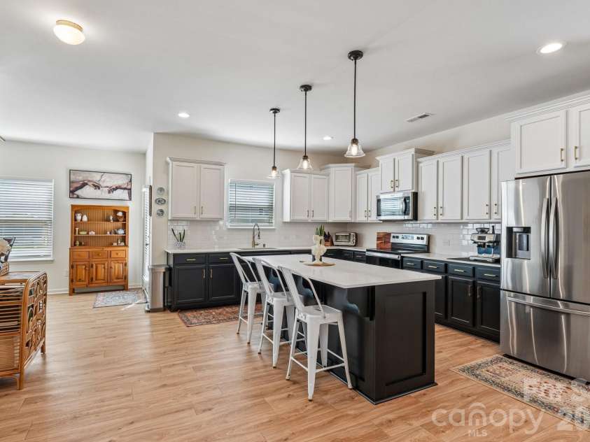 817 Alexander Commons Drive, Monroe, NC 28112.  MLS# CAR4386450, YatesRealty ID 28411. 
