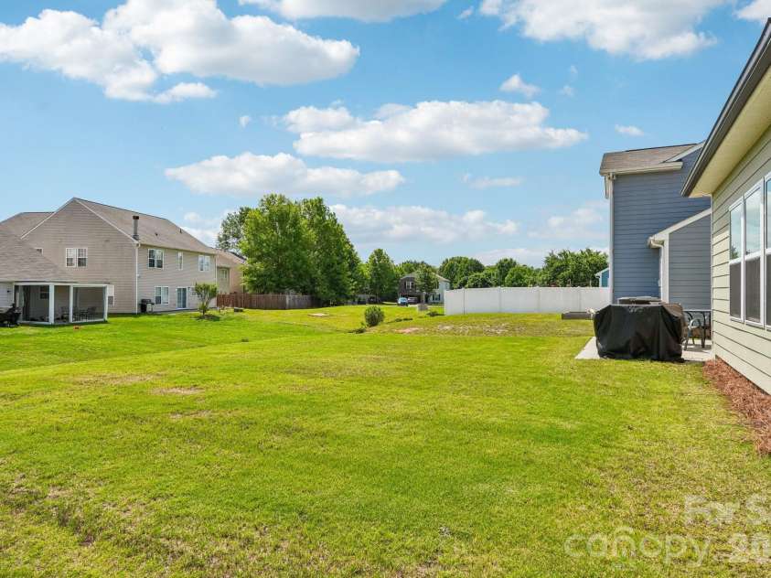 817 Alexander Commons Drive, Monroe, NC 28112.  MLS# CAR4386450, YatesRealty ID 28411. 