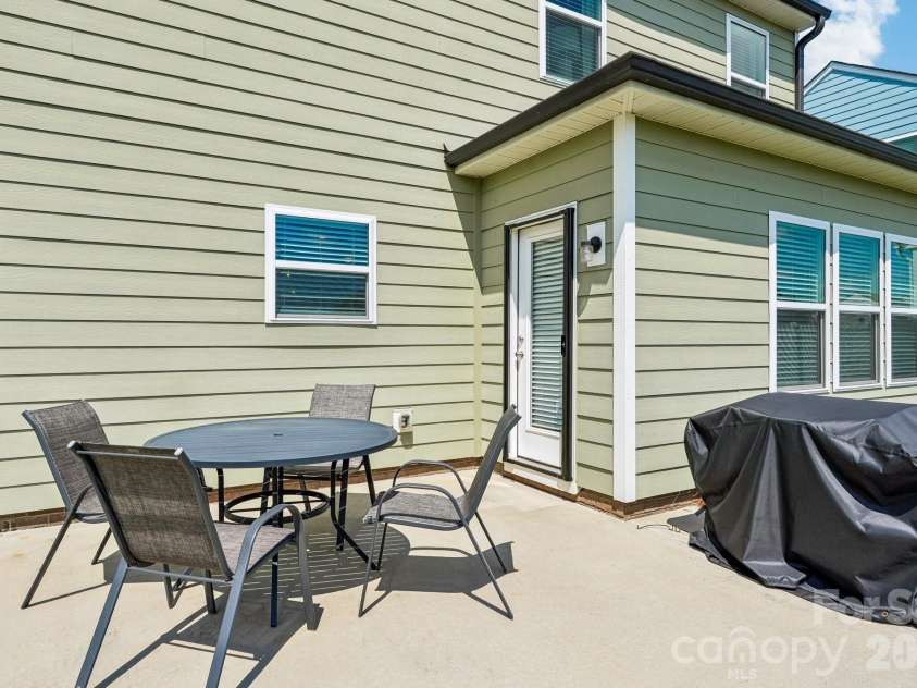 817 Alexander Commons Drive, Monroe, NC 28112.  MLS# CAR4386450, YatesRealty ID 28411. 
