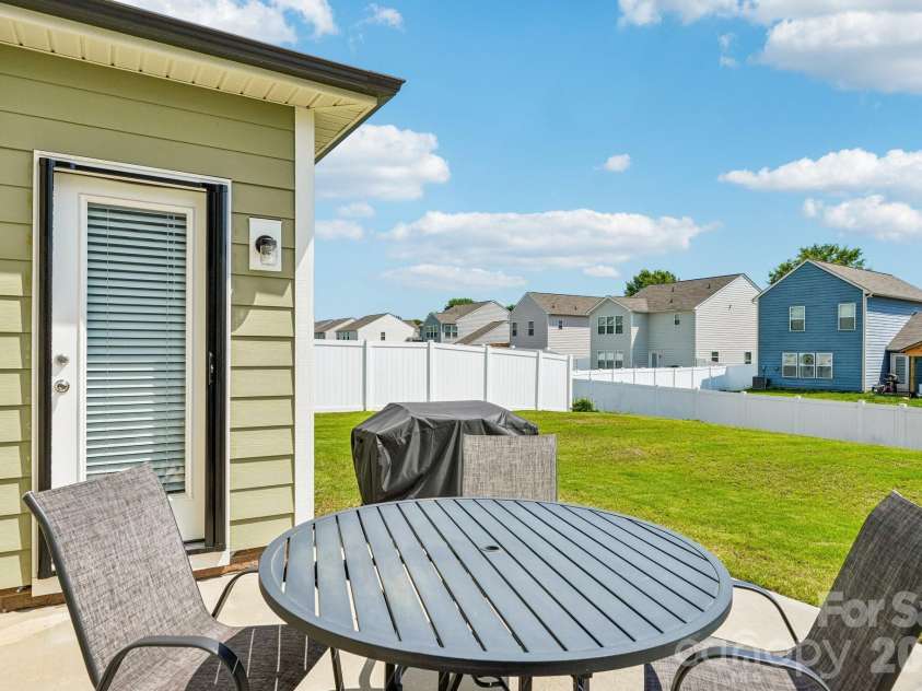817 Alexander Commons Drive, Monroe, NC 28112.  MLS# CAR4386450, YatesRealty ID 28411. 