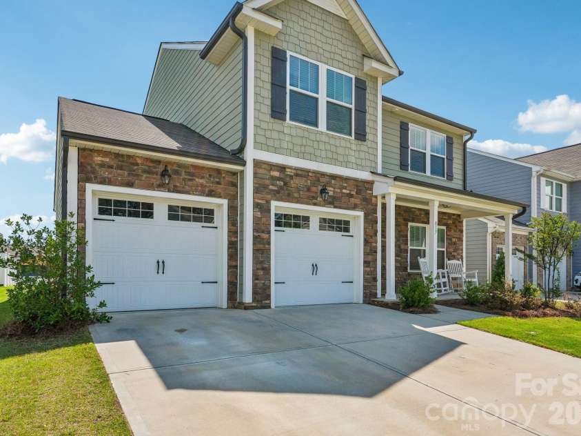 817 Alexander Commons Drive, Monroe, NC 28112.  MLS# CAR4386450, YatesRealty ID 28411. 