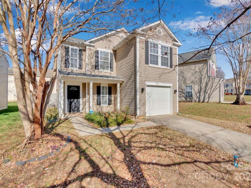 2707 Cochrane Drive, Charlotte, NC 28269.  MLS# CAR4326012, YatesRealty ID 28412. 