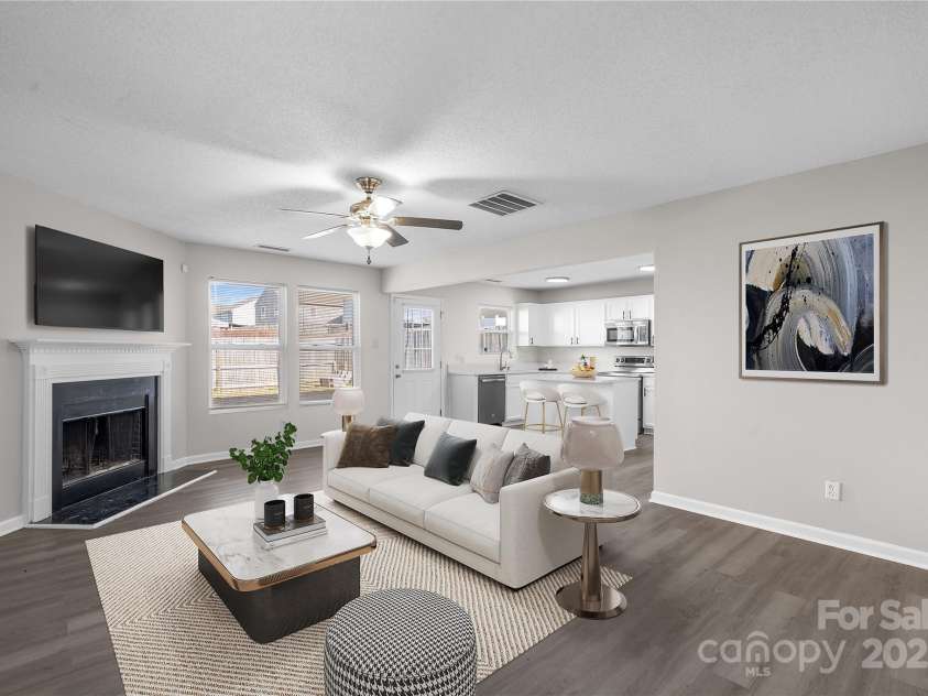 2707 Cochrane Drive, Charlotte, NC 28269.  MLS# CAR4326012, YatesRealty ID 28412. 