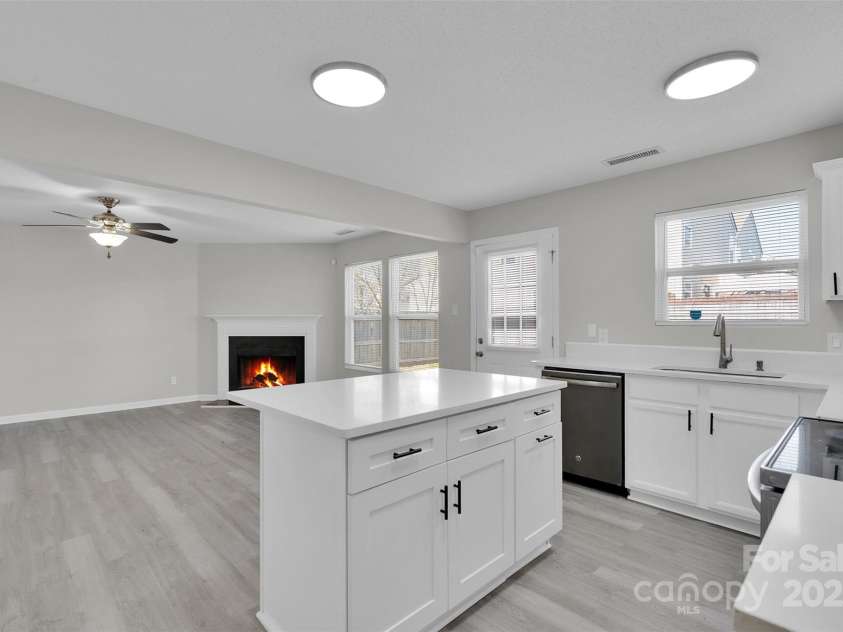 2707 Cochrane Drive, Charlotte, NC 28269.  MLS# CAR4326012, YatesRealty ID 28412. 