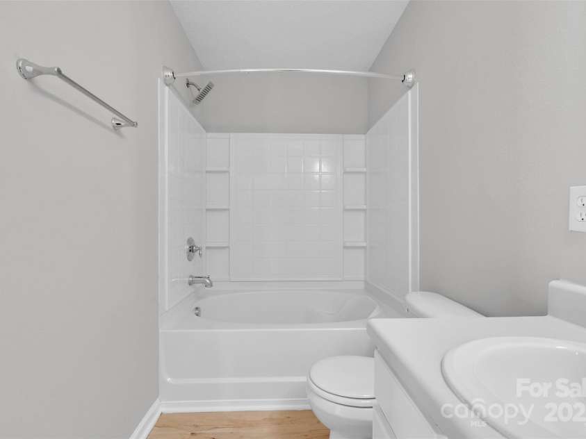 2707 Cochrane Drive, Charlotte, NC 28269.  MLS# CAR4326012, YatesRealty ID 28412. 