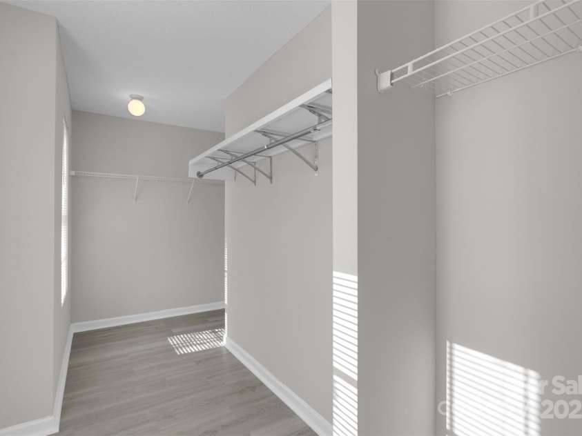 2707 Cochrane Drive, Charlotte, NC 28269.  MLS# CAR4326012, YatesRealty ID 28412. 