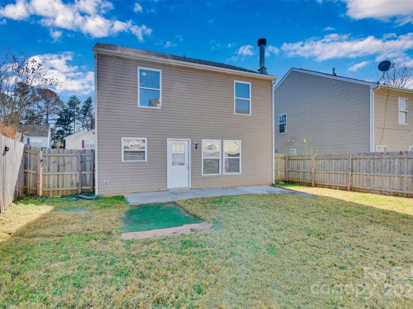 2707 Cochrane Drive, Charlotte, NC 28269.  MLS# CAR4326012, YatesRealty ID 28412. 