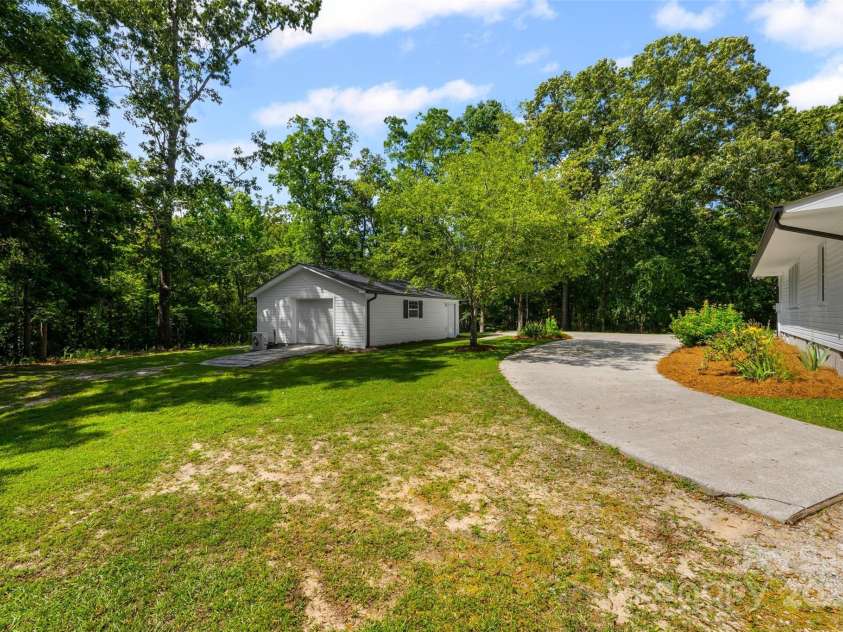 1582 Cornwell Road, Blackstock, SC 29014.  MLS# CAR4276467, YatesRealty ID 28414. 