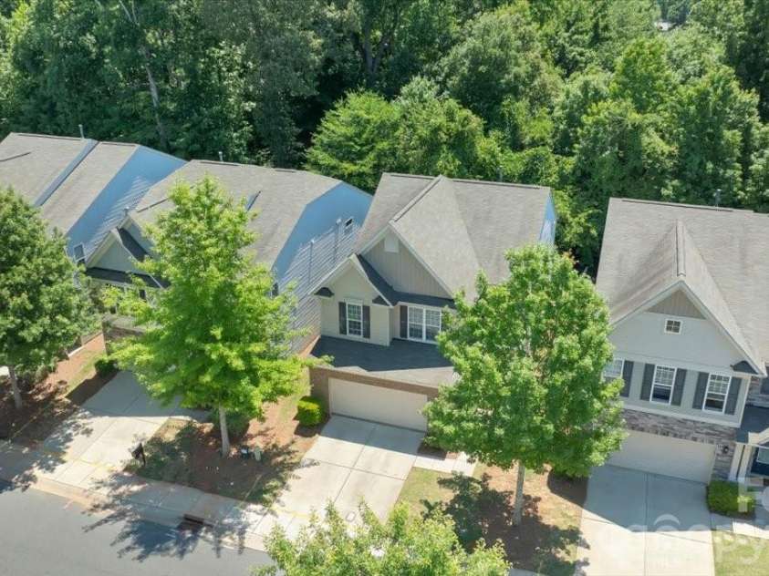 5122 Mount Clare Lane, Charlotte, NC 28210.  MLS# CAR4387557, YatesRealty ID 28414. 