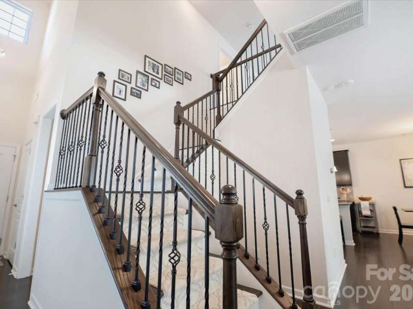 5122 Mount Clare Lane, Charlotte, NC 28210.  MLS# CAR4387557, YatesRealty ID 28414. 