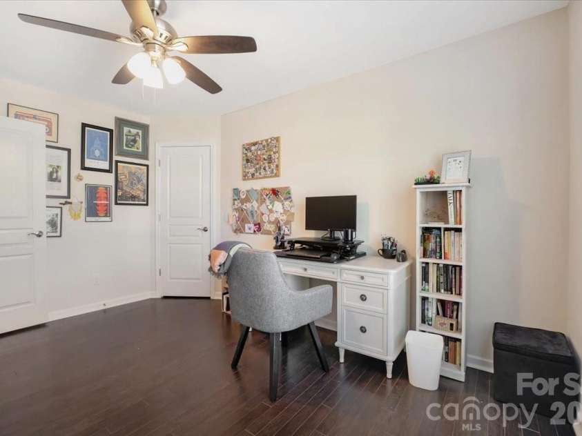 5122 Mount Clare Lane, Charlotte, NC 28210.  MLS# CAR4387557, YatesRealty ID 28414. 