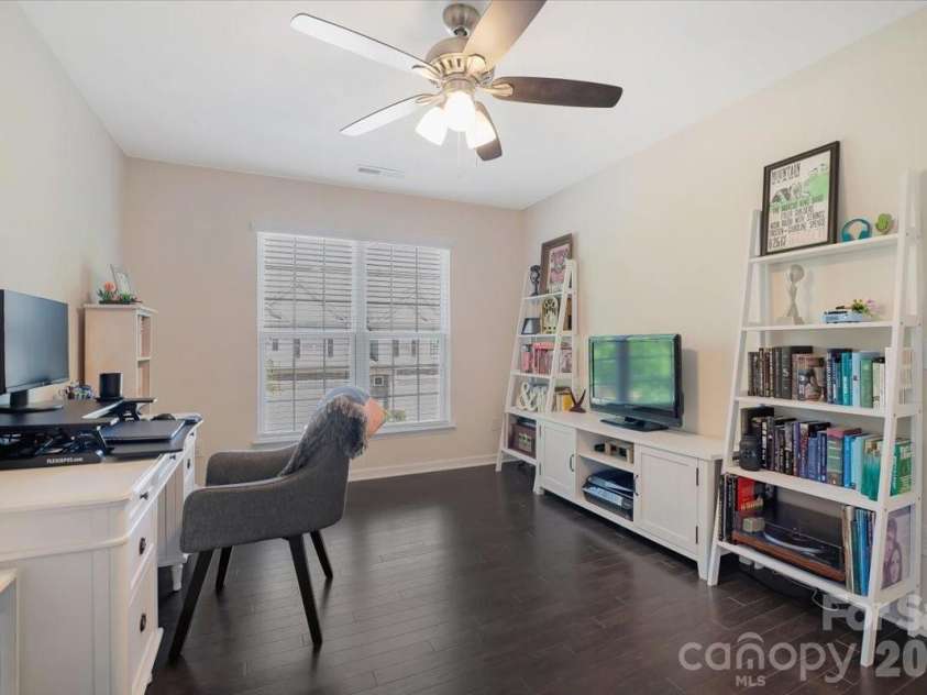 5122 Mount Clare Lane, Charlotte, NC 28210.  MLS# CAR4387557, YatesRealty ID 28414. 