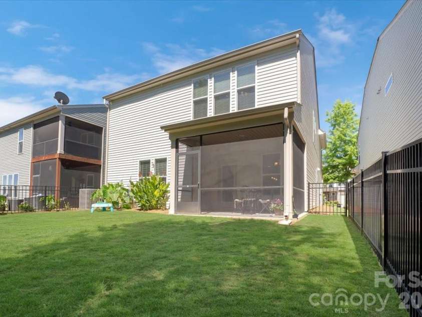 5122 Mount Clare Lane, Charlotte, NC 28210.  MLS# CAR4387557, YatesRealty ID 28414. 