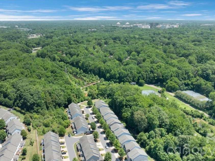 5122 Mount Clare Lane, Charlotte, NC 28210.  MLS# CAR4387557, YatesRealty ID 28414. 