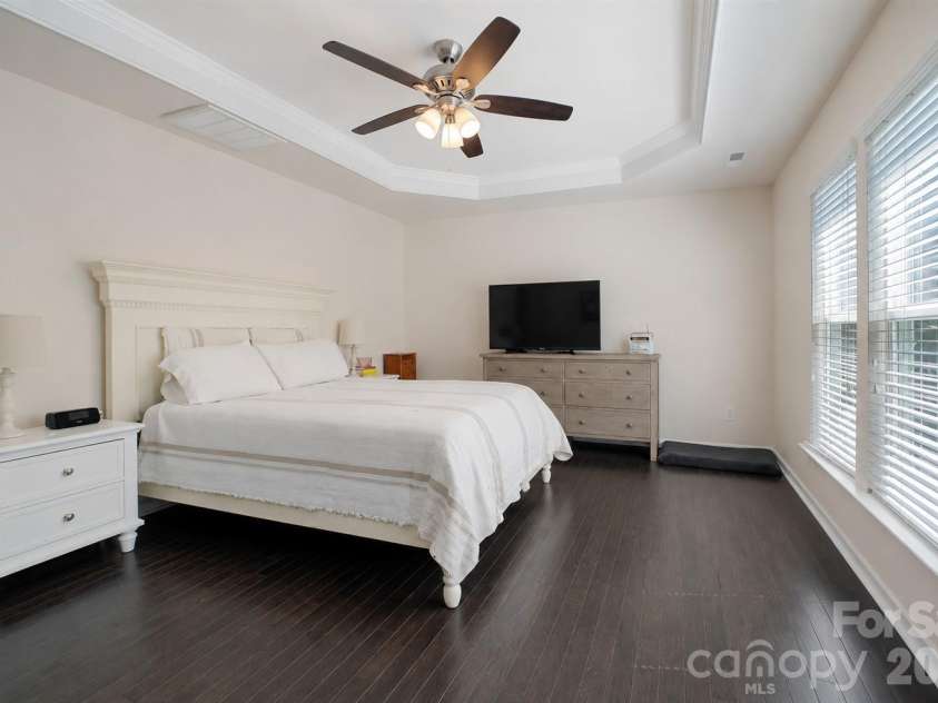 5122 Mount Clare Lane, Charlotte, NC 28210.  MLS# CAR4387557, YatesRealty ID 28414. 