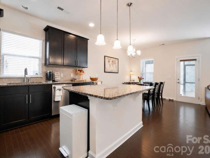 5122 Mount Clare Lane, Charlotte, NC 28210.  MLS# CAR4387557, YatesRealty ID 28414. 